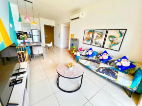 Bring Back Memories@ Medini Kairos Families Suite -3mins drive to Legoland, Pool Garden View